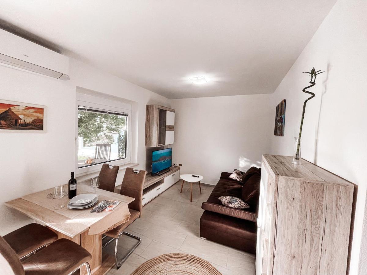 Riad Apartments Zgornje Skofije Εξωτερικό φωτογραφία