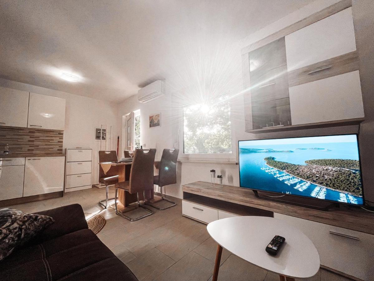 Riad Apartments Zgornje Skofije Εξωτερικό φωτογραφία